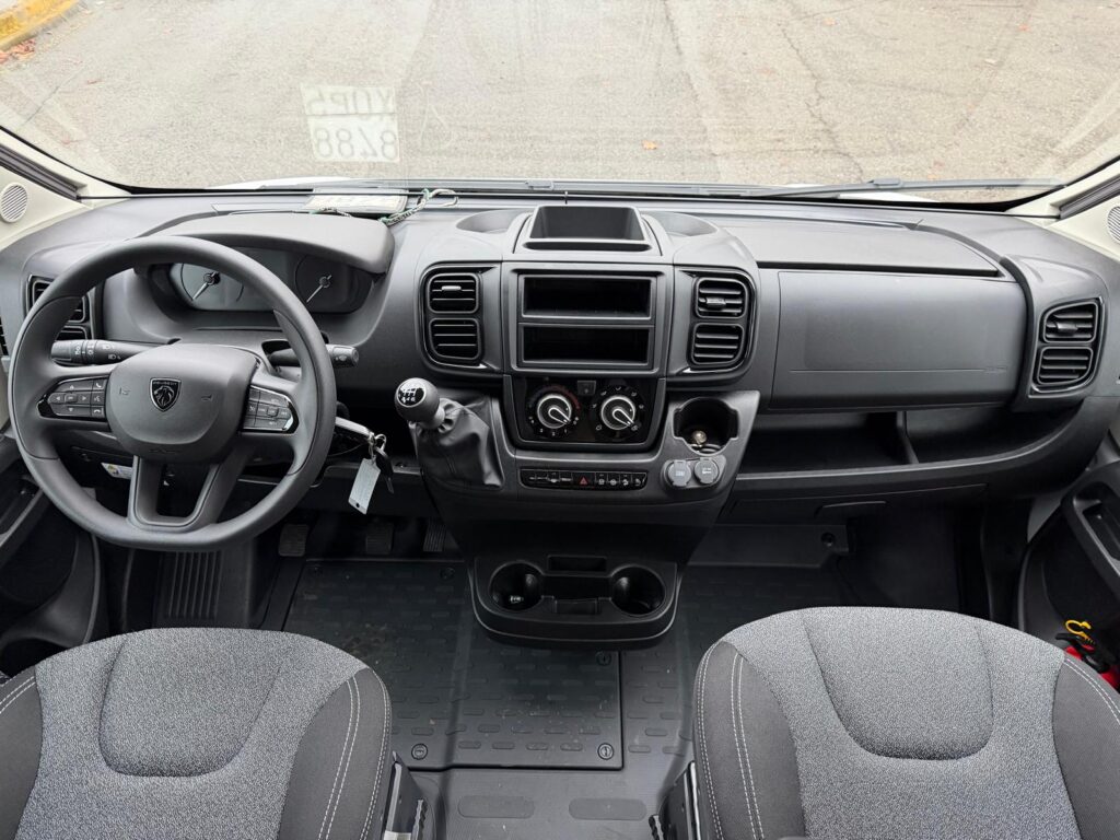 3 furgonato sunlight cliff 540-pegeaut-140cv