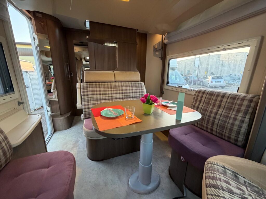 4 SEMINTEGRALE CHALLENGER PRIUM XS-FIAT-LETTO BASCULANTE-599CM