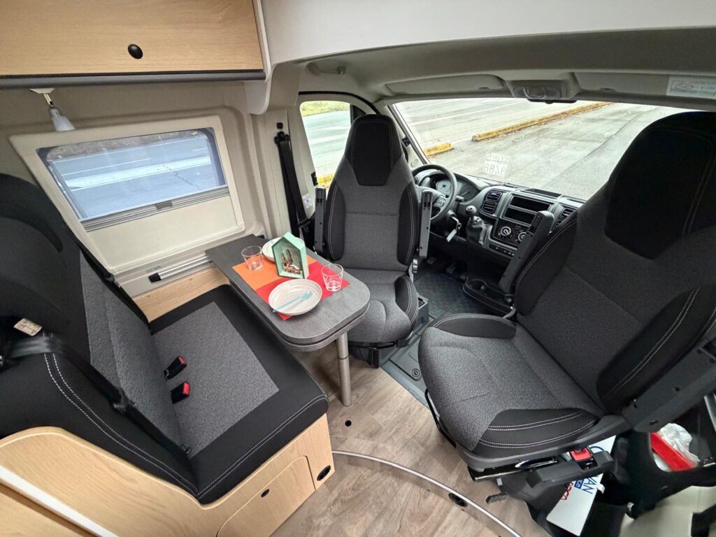 4 furgonato sunlight cliff 540-pegeaut-140cv