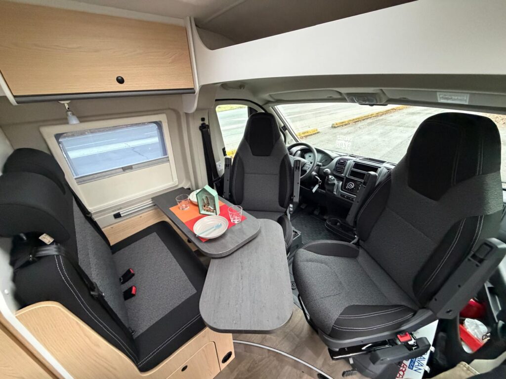 5 furgonato sunlight cliff 540-pegeaut-140cv