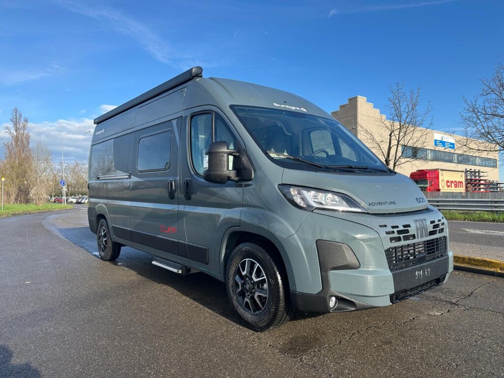 1 furgonato sunlight cliff 601 adventure-fiat-4 posti letto-4 posti viaggio