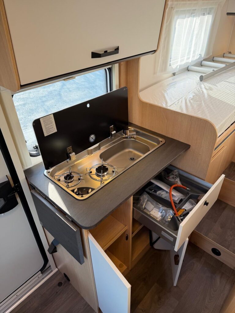 10 semintegrale compatto sunlight v67s-letti gemelli-citroen