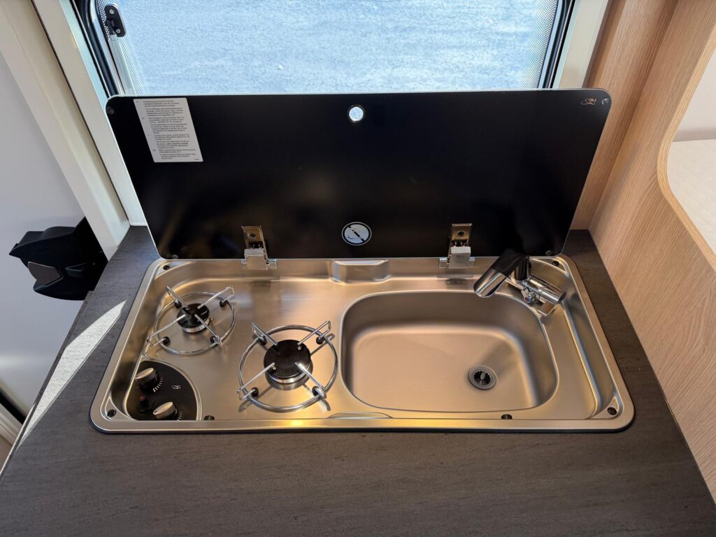 11 semintegrale compatto sunlight v67s-letti gemelli-citroen