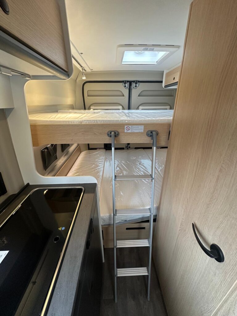 14 furgonato sunlight cliff 601 adventure-fiat-4 posti letto-4 posti viaggio