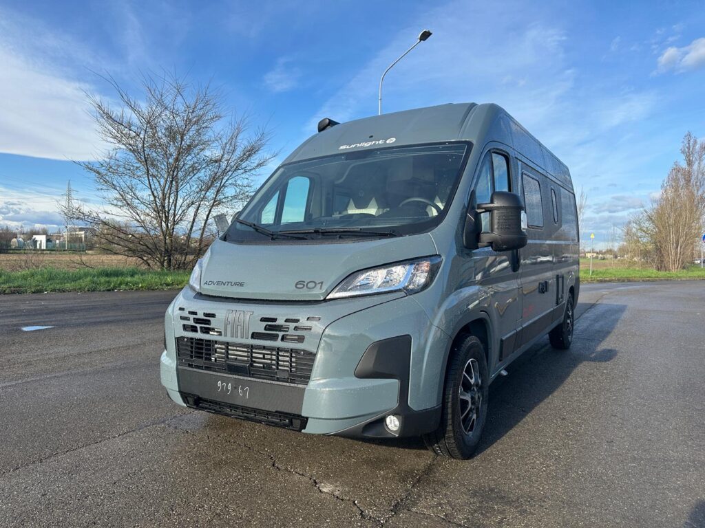 16 furgonato sunlight cliff 601 adventure-fiat-4 posti letto-4 posti viaggio