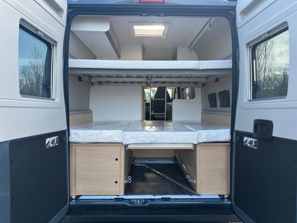 19 furgonato sunlight cliff 601 adventure-fiat-4 posti letto-4 posti viaggio
