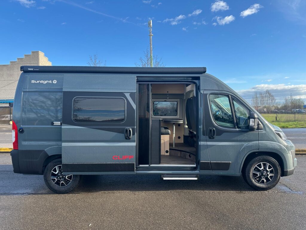 2 furgonato sunlight cliff 601 adventure-fiat-4 posti letto-4 posti viaggio