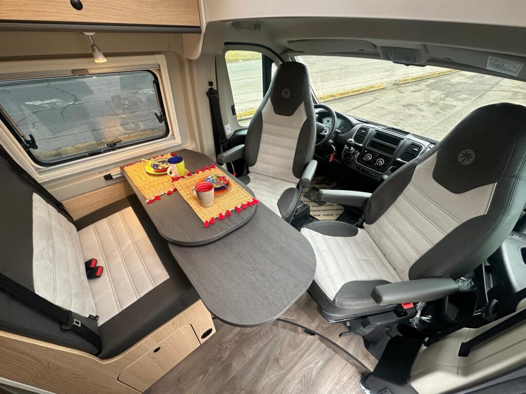 4a furgonato sunlight cliff 601 adventure-fiat-4 posti letto-4 posti viaggio