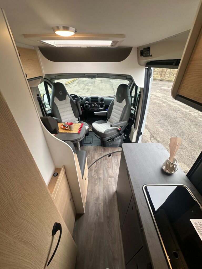 6 furgonato sunlight cliff 601 adventure-fiat-4 posti letto-4 posti viaggio