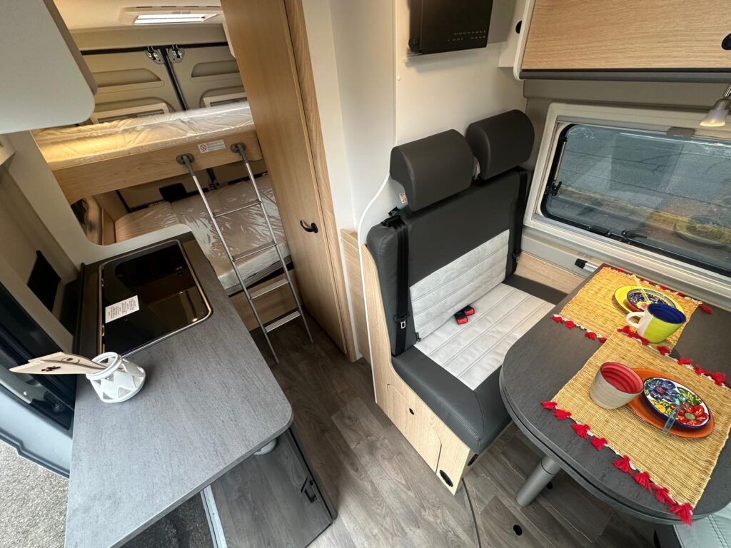 7 furgonato sunlight cliff 601 adventure-fiat-4 posti letto-4 posti viaggio