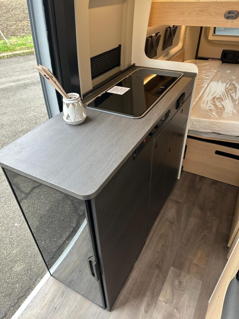 7a furgonato sunlight cliff 601 adventure-fiat-4 posti letto-4 posti viaggio