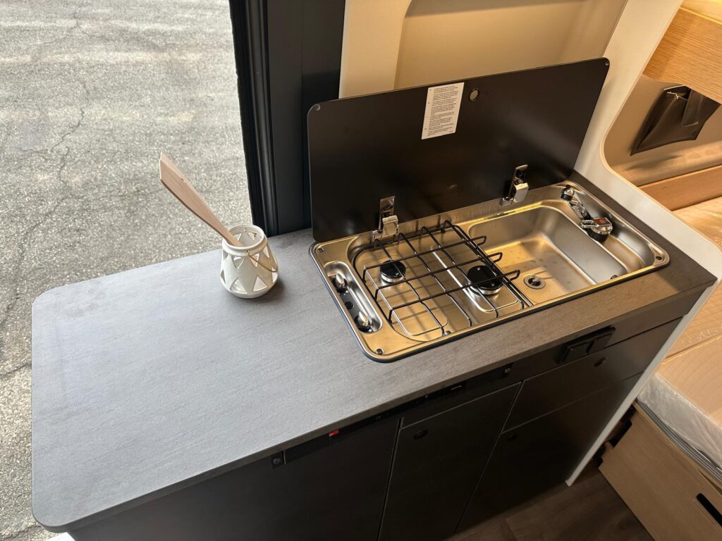 9 furgonato sunlight cliff 601 adventure-fiat-4 posti letto-4 posti viaggio