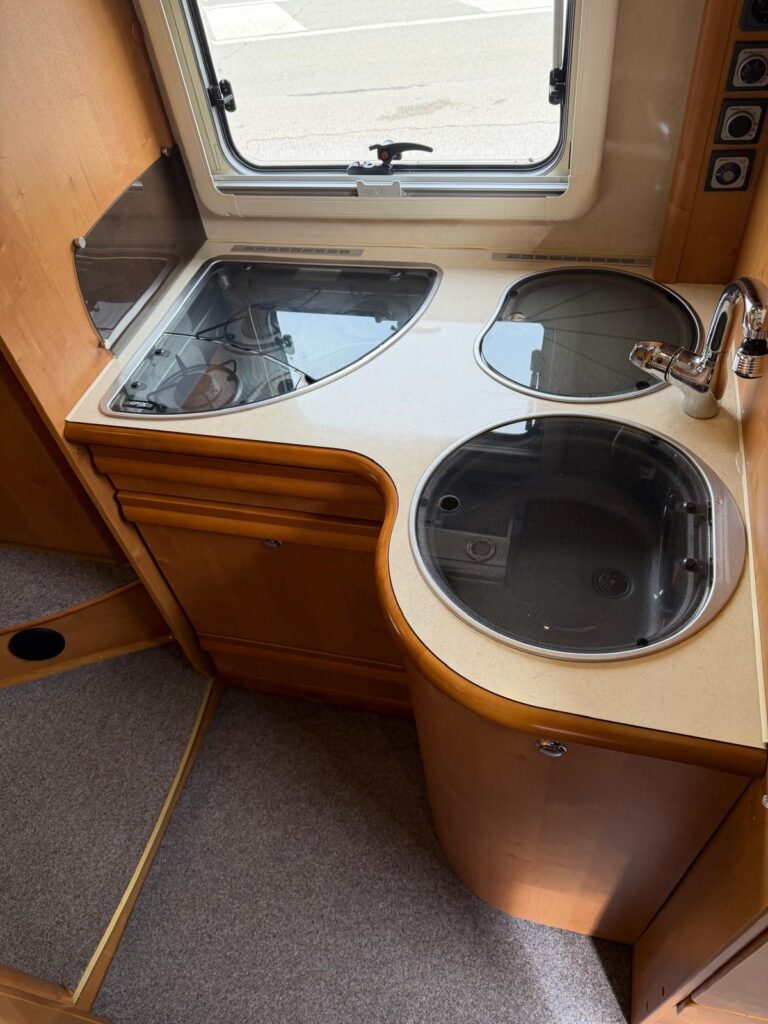 10 motorhome rapido 9086df-fiat-699cm-letto matrimoniale