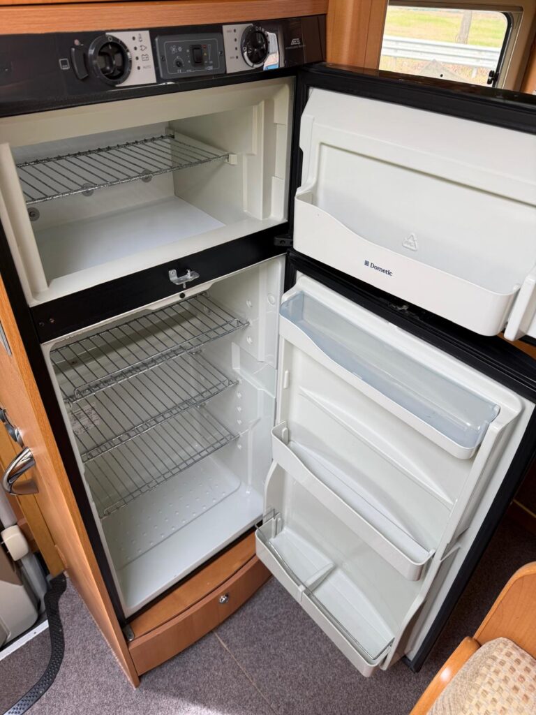 12 motorhome rapido 9086df-fiat-699cm-letto matrimoniale