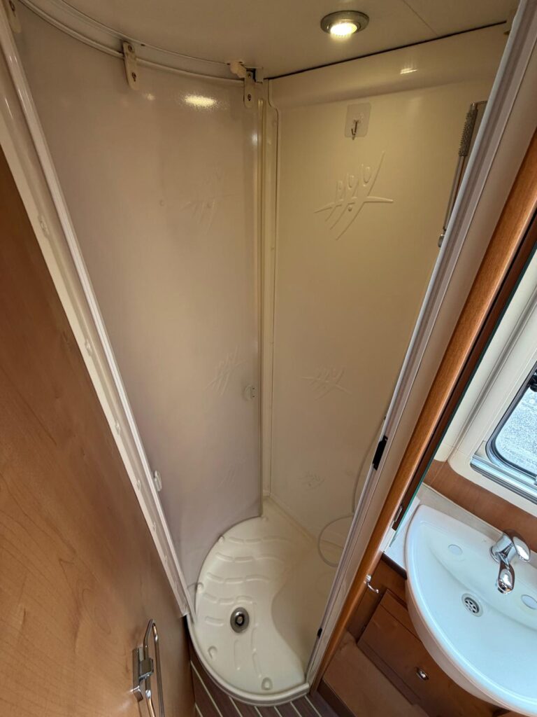 15 motorhome rapido 9086df-fiat-699cm-letto matrimoniale