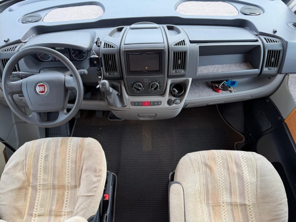 3 motorhome rapido 9086df-fiat-699cm-letto matrimoniale