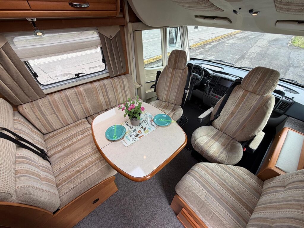 4 motorhome rapido 9086df-fiat-699cm-letto matrimoniale