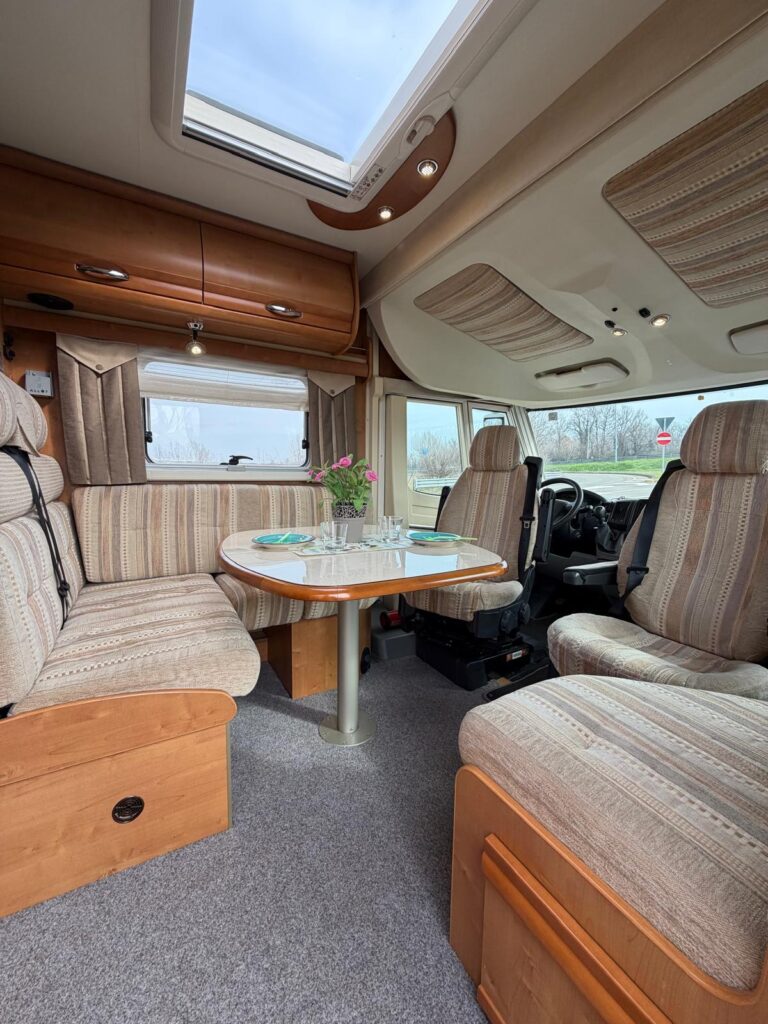 5 motorhome rapido 9086df-fiat-699cm-letto matrimoniale