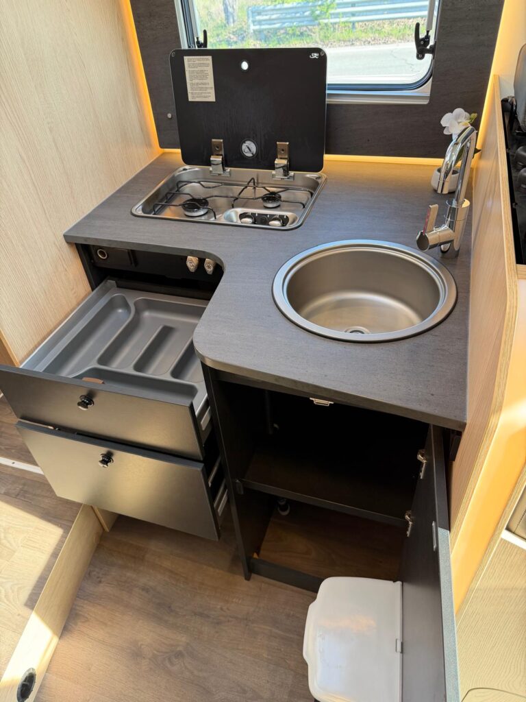 10 SEMINTEGRALE SUNLIGHT T68 ADVENTURE EDITION-CITROEN JUMPER-165 CV-LETTI GEMELLI