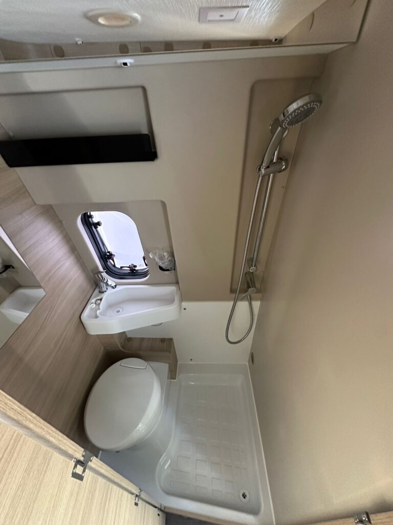 10 furgonato c.i. kyros 2 go-citroen jumper 2.2.140 cv-letto matrimoniale