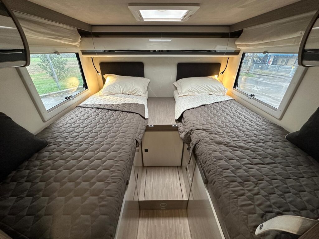 10 motorhome arca h745glg-fiat-cambio automatico-letti gemelli
