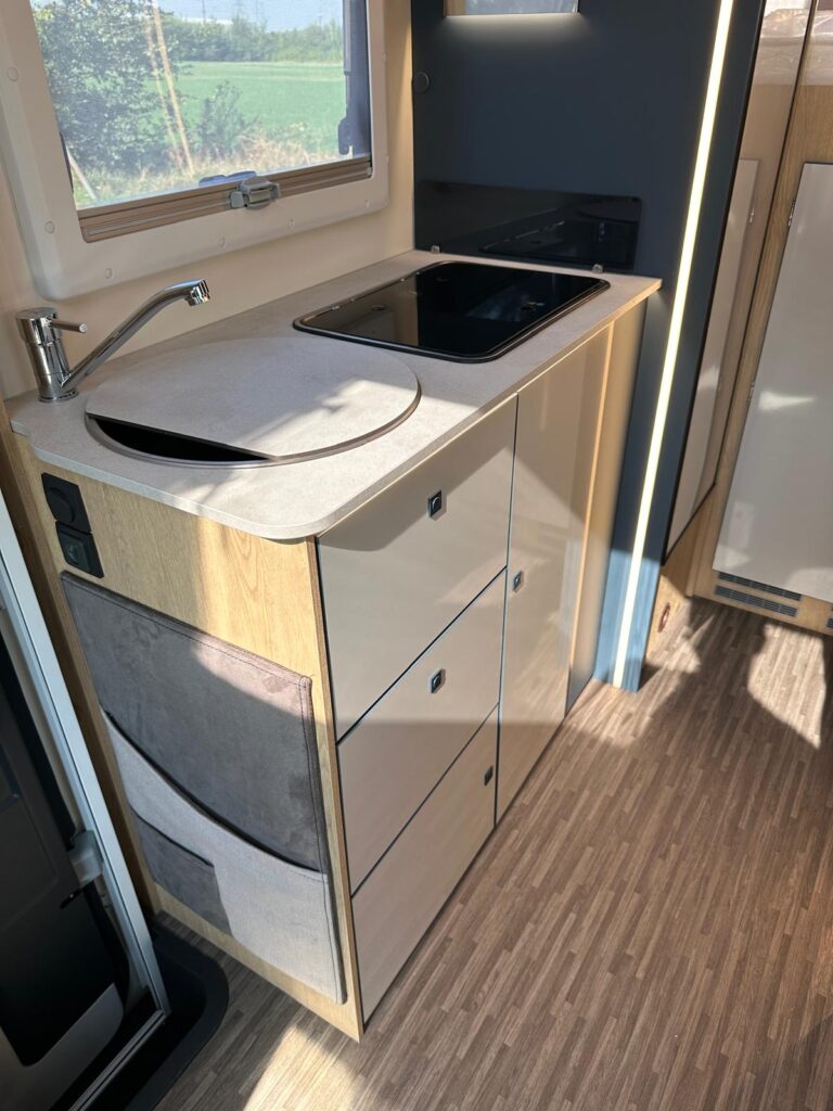 10 semintegrale horon fit 91 xt- ford transit-165 cv-letto matrimoniale