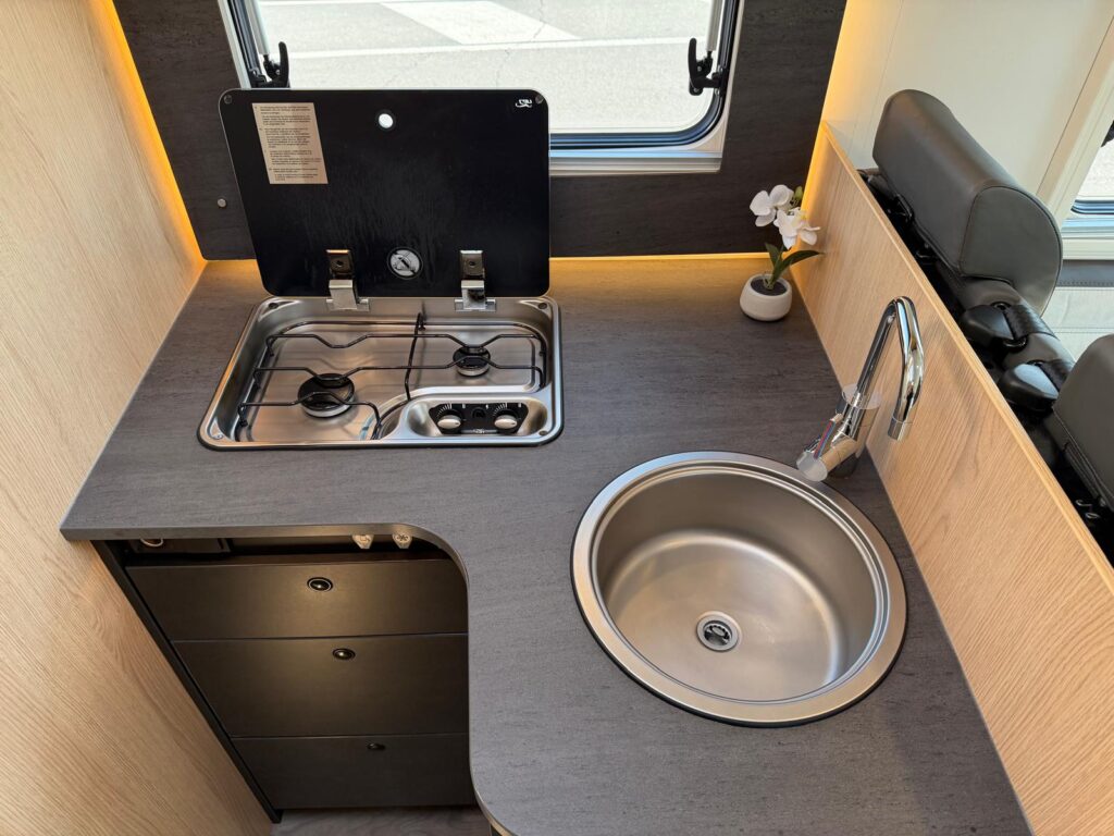 11 SEMINTEGRALE SUNLIGHT T68 ADVENTURE EDITION-CITROEN JUMPER-165 CV-LETTI GEMELLI