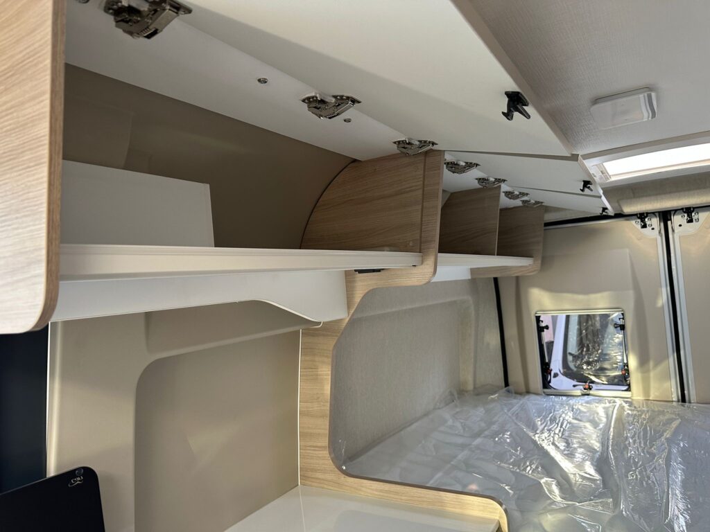 11 furgonato c.i. kyros 2 go-citroen jumper 2.2.140 cv-letto matrimoniale