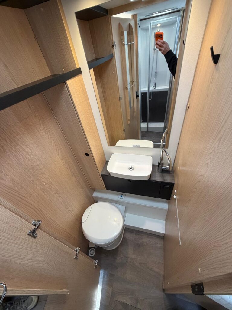 13 SEMINTEGRALE SUNLIGHT T68 ADVENTURE EDITION-CITROEN JUMPER-165 CV-LETTI GEMELLI