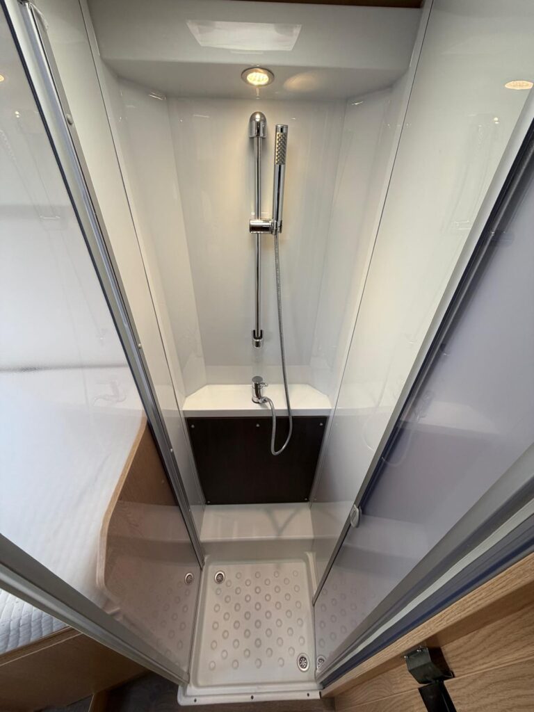 15 SEMINTEGRALE SUNLIGHT T68 ADVENTURE EDITION-CITROEN JUMPER-165 CV-LETTI GEMELLI