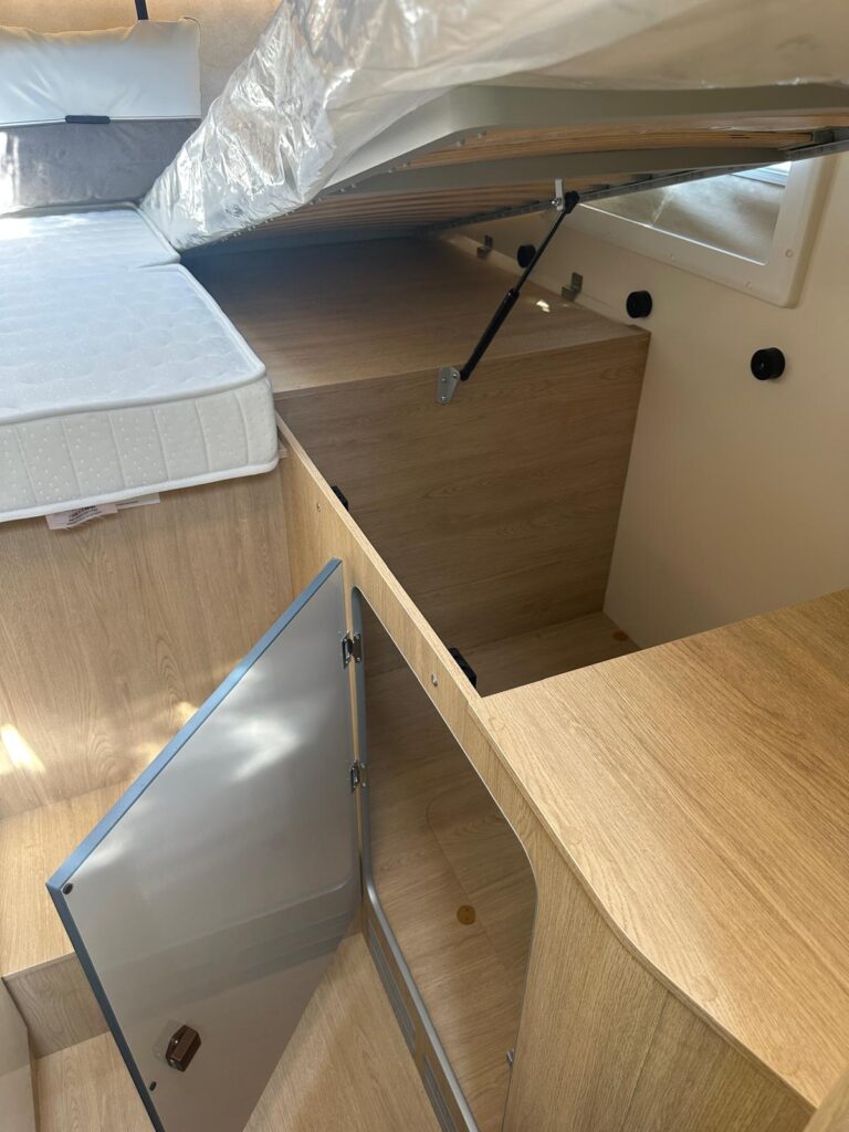 17 c.i. horon 87 xt-ford-modello 2026-letti gemelli