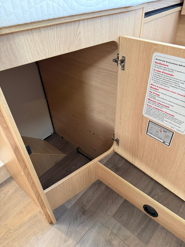 18 SEMINTEGRALE SUNLIGHT T68 ADVENTURE EDITION-CITROEN JUMPER-165 CV-LETTI GEMELLI