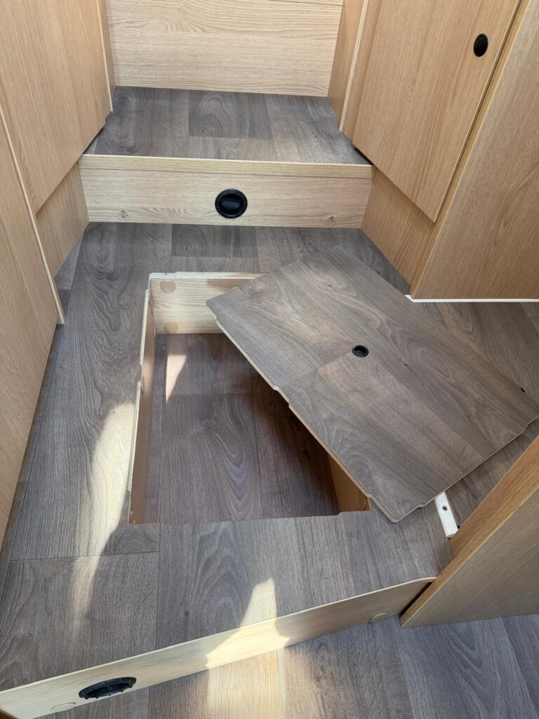 20 SEMINTEGRALE SUNLIGHT T68 ADVENTURE EDITION-CITROEN JUMPER-165 CV-LETTI GEMELLI