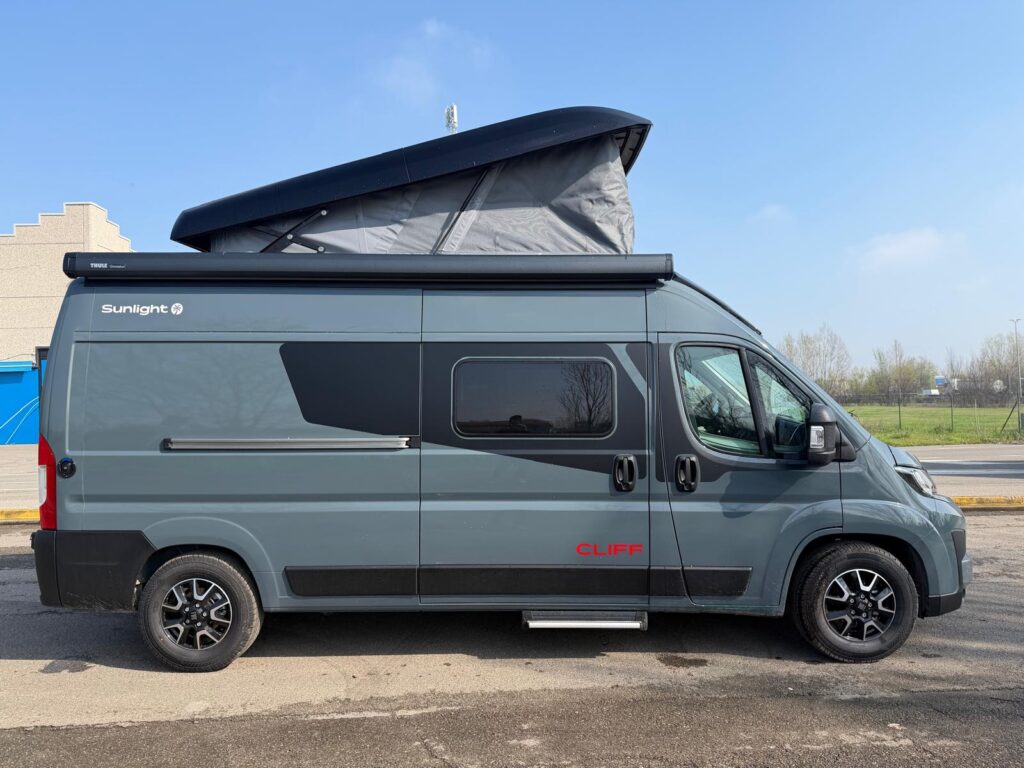 20 furgonato sunlight cliff 600 x rt-tetto soffietto-fiat-4 posti
