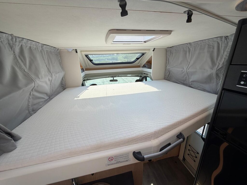 21 SEMINTEGRALE SUNLIGHT T68 ADVENTURE EDITION-CITROEN JUMPER-165 CV-LETTI GEMELLI