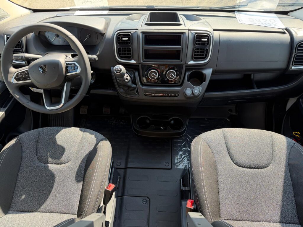 3 furgonato sunlight cliff 600-entry-peugeot-599cm-letto matrimoniale