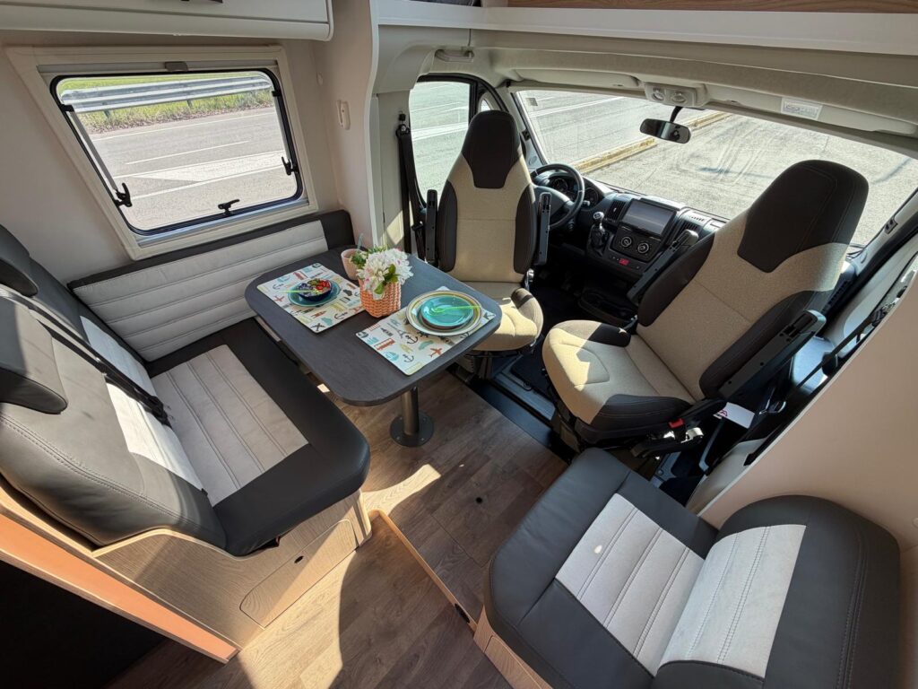 5 SEMINTEGRALE SUNLIGHT T68 ADVENTURE EDITION-CITROEN JUMPER-165 CV-LETTI GEMELLI