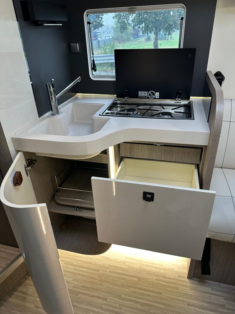 5 motorhome arca h745glg-fiat-cambio automatico-letti gemelli