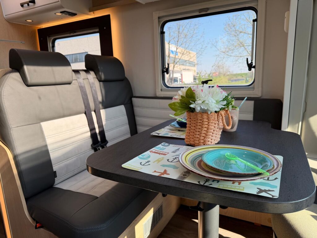 6 SEMINTEGRALE SUNLIGHT T68 ADVENTURE EDITION-CITROEN JUMPER-165 CV-LETTI GEMELLI