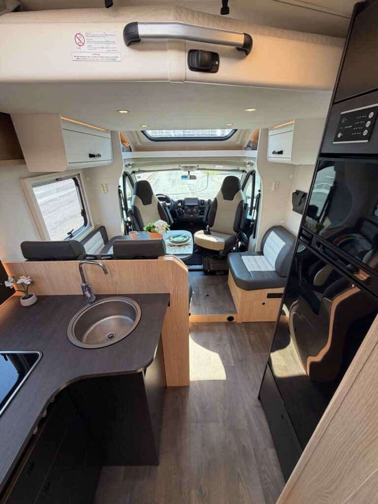 7 SEMINTEGRALE SUNLIGHT T68 ADVENTURE EDITION-CITROEN JUMPER-165 CV-LETTI GEMELLI