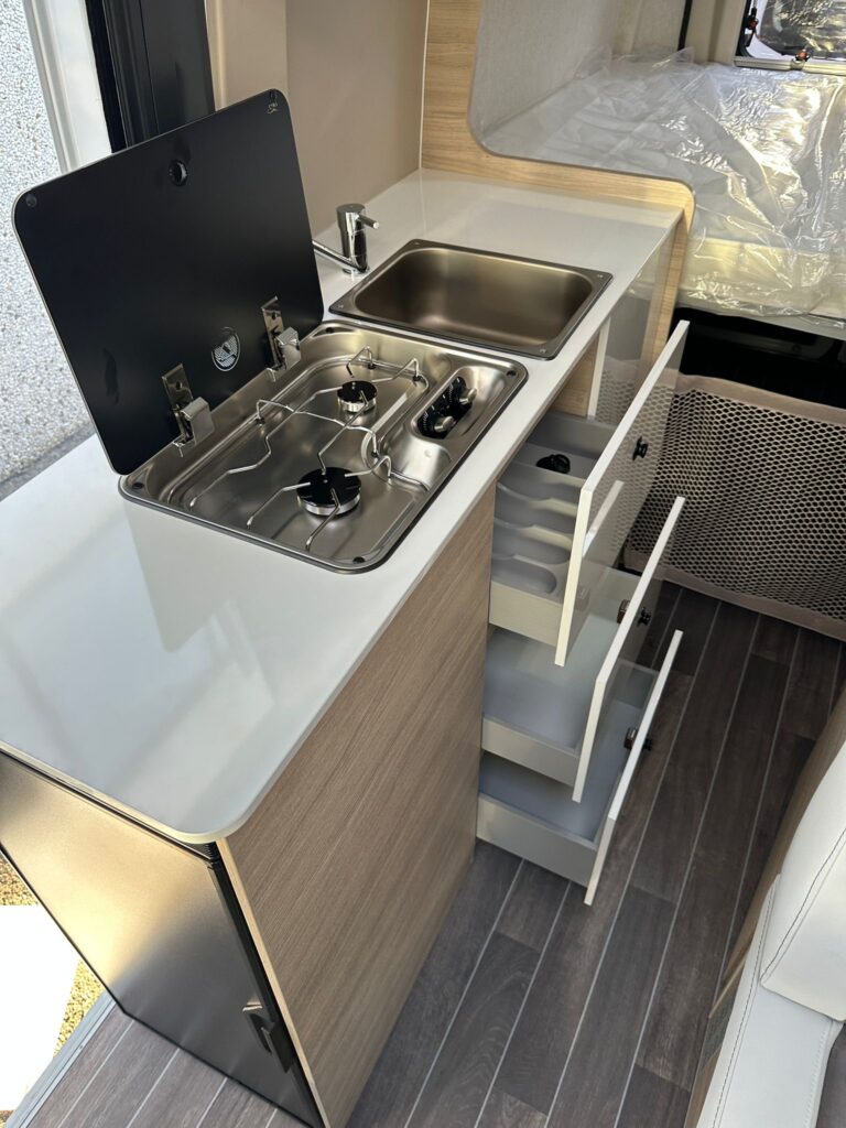 7 furgonato c.i. kyros 2 go-citroen jumper 2.2.140 cv-letto matrimoniale