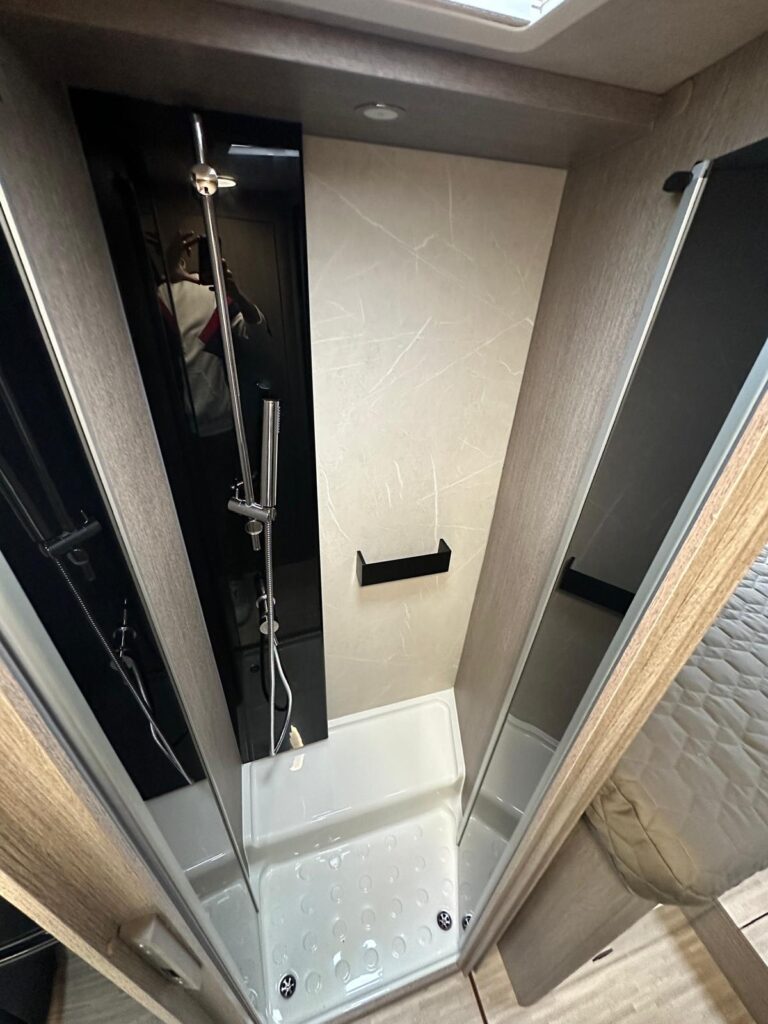 8 motorhome arca h745glg-fiat-cambio automatico-letti gemelli