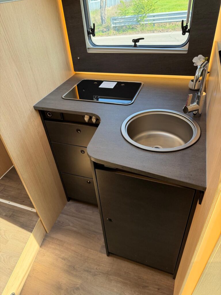 9 SEMINTEGRALE SUNLIGHT T68 ADVENTURE EDITION-CITROEN JUMPER-165 CV-LETTI GEMELLI