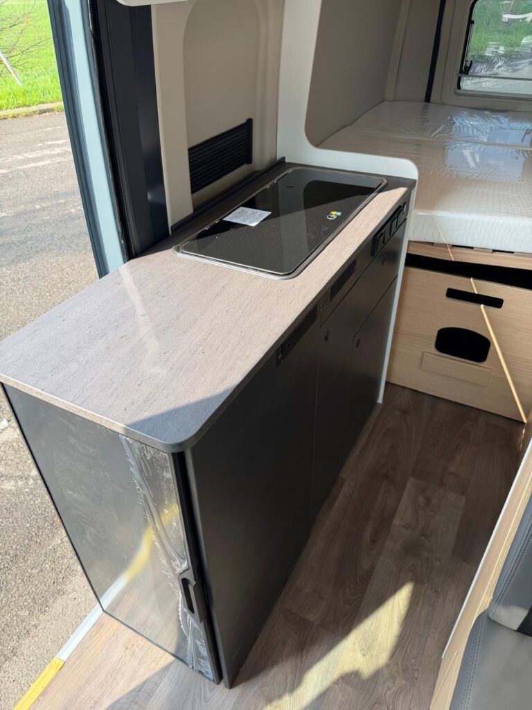 9 furgonato sunlight cliff 600 x rt-tetto soffietto-fiat-4 posti