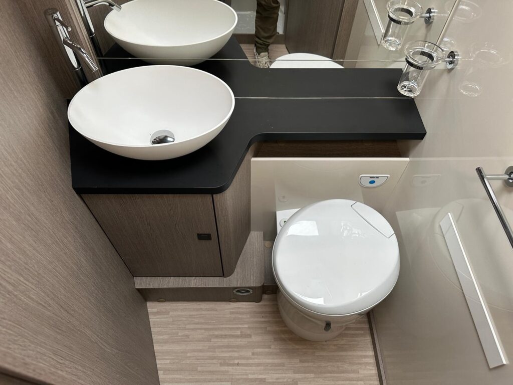 9 motorhome arca h745glg-fiat-cambio automatico-letti gemelli