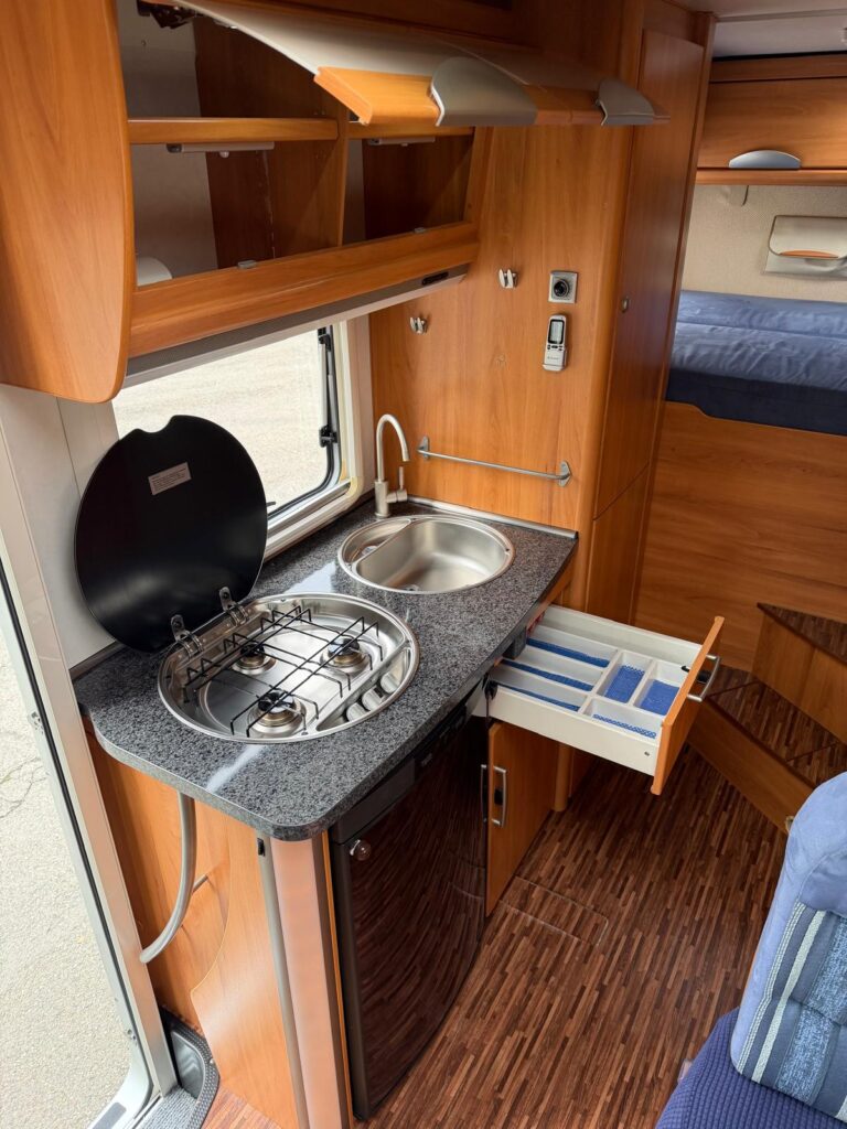 9 semintegrale hymer tramp 616 sl- renault-garage