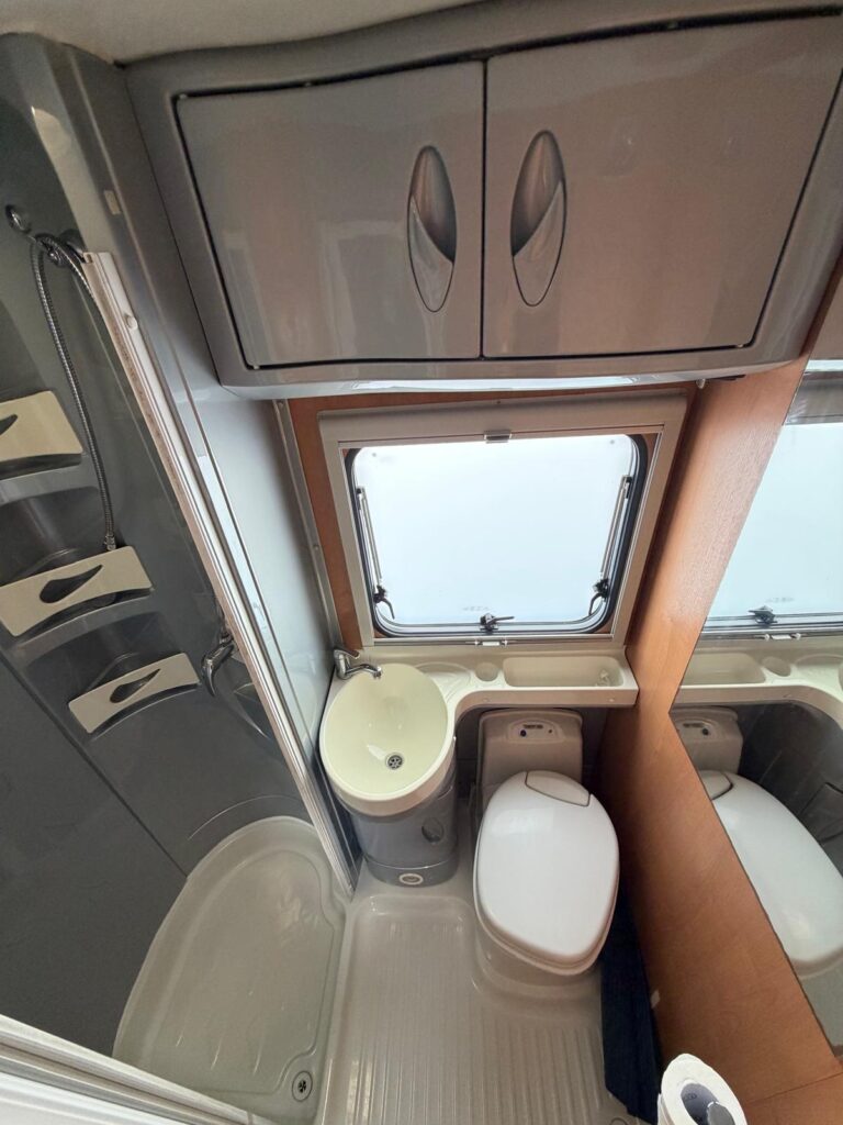 10b mansardato c.i. ellito garage-fiat-ducato-letto matrimoniale