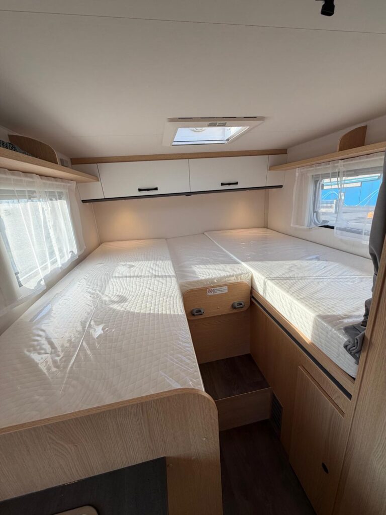 14 semintegrale compatto sunlight v67s-letti gemelli-citroen