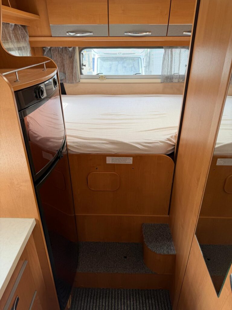 15b mansardato c.i. ellito garage-fiat-ducato-letto matrimoniale
