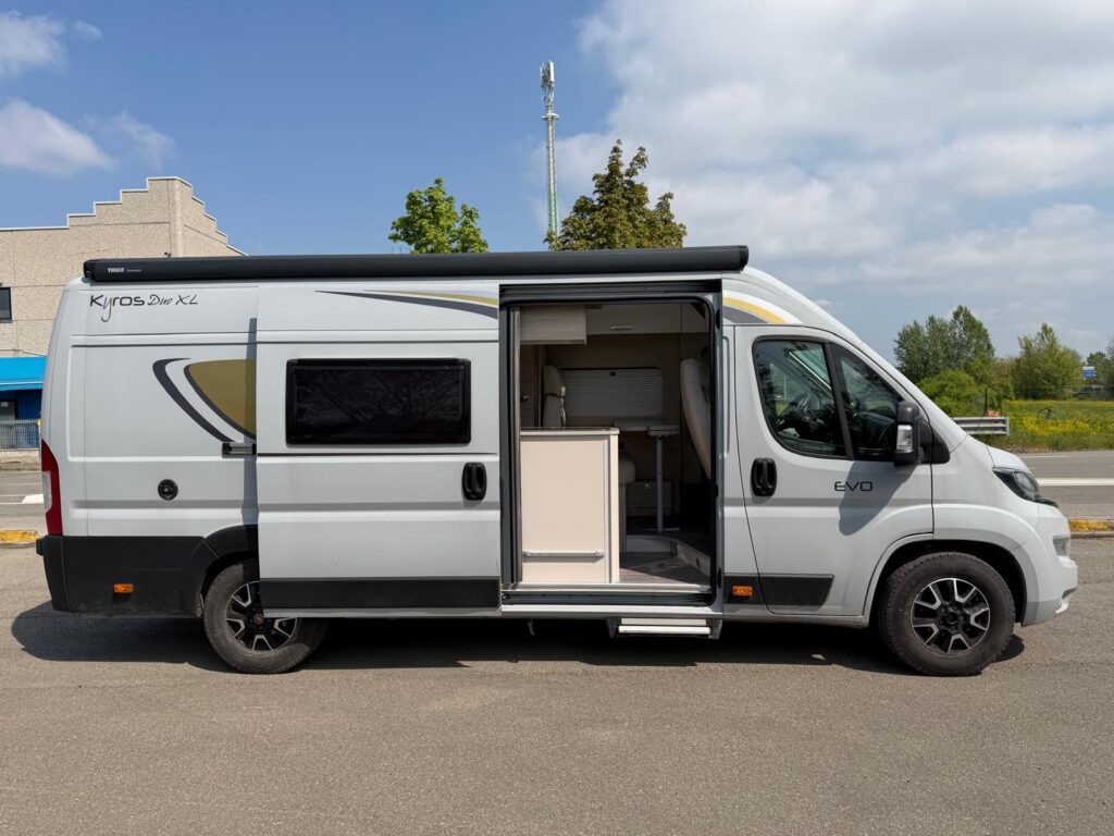 18 furgonato c.i. kyros duo xl-letto basculante elettrico-636cm-fiat